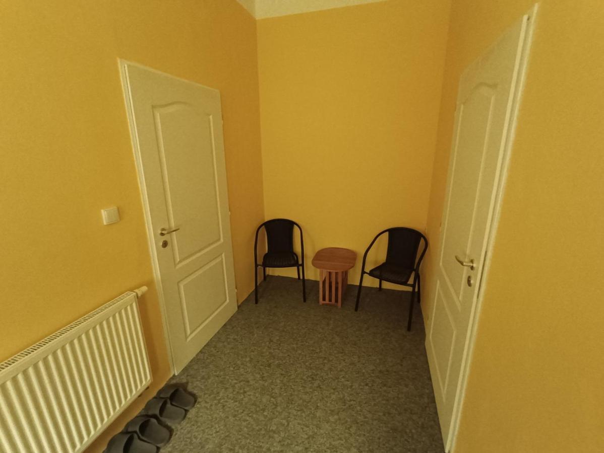 Apartman Horni Slavkov Hodinarstvi Luaran gambar