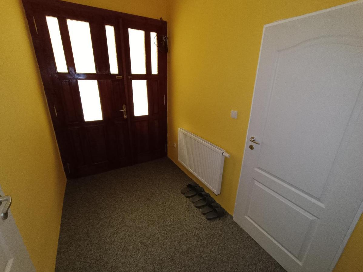 Apartman Horni Slavkov Hodinarstvi Luaran gambar