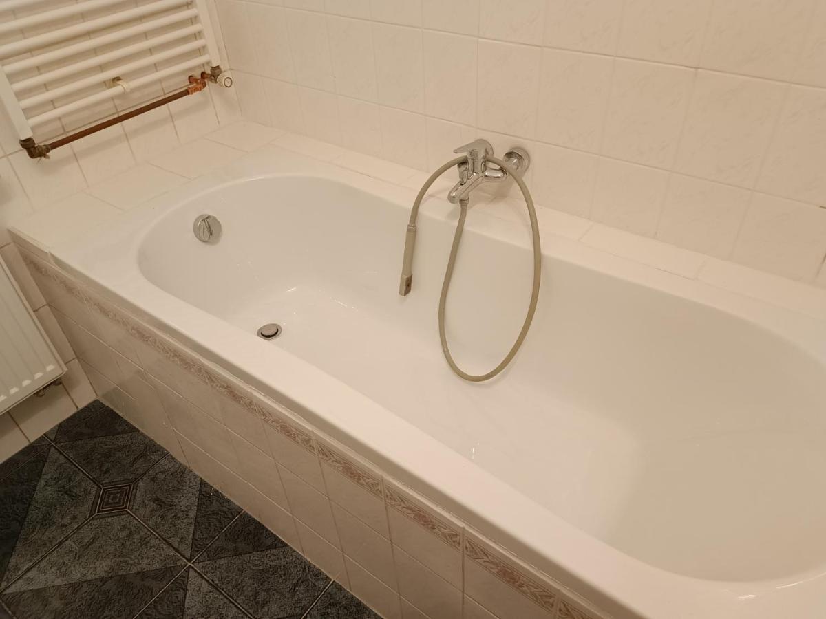 Apartman Horni Slavkov Hodinarstvi Luaran gambar