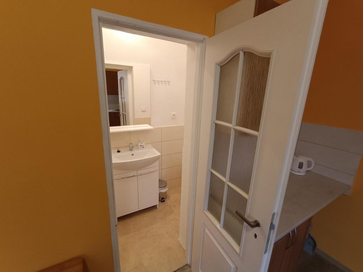 Apartman Horni Slavkov Hodinarstvi Luaran gambar