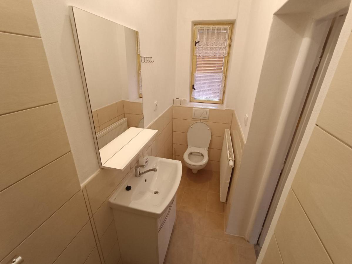 Apartman Horni Slavkov Hodinarstvi Luaran gambar