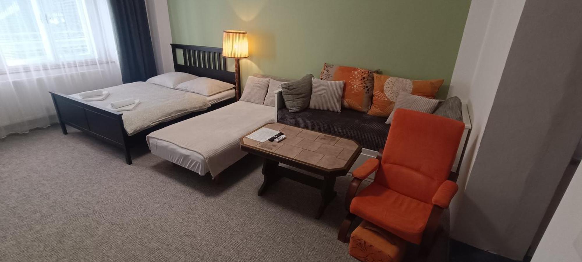Apartman Horni Slavkov Hodinarstvi Luaran gambar